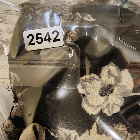 Roz & Ali Plus size Black And White Short Sleeves Tunic 1X - Picture 13 of 13